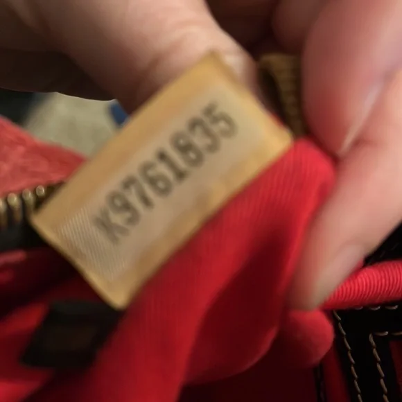 Dooney & Bourke dome Leather shoulder purse with crops body strap - Picture 9 of 9